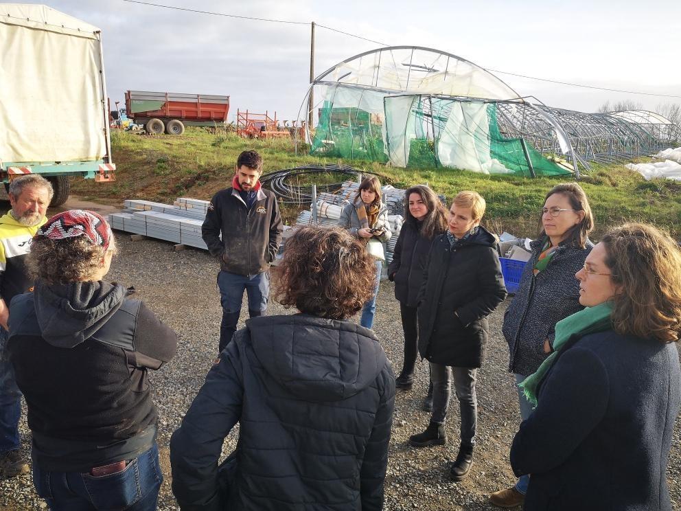 La D Put E Cl Mentine Autain En Visite Dans Une Ferme De Tr Darzec