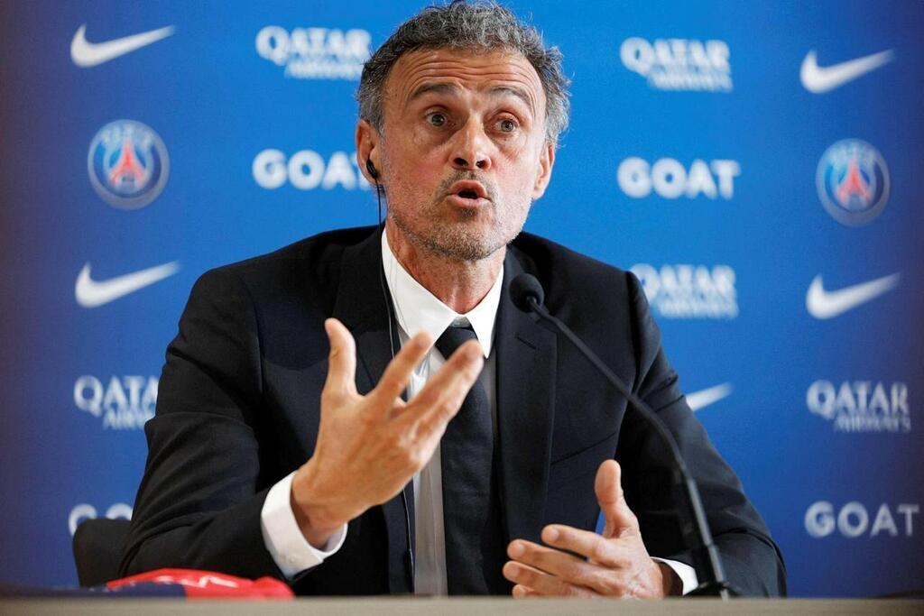 Psg On Nest Pas En Couple Luis Enrique Voque Avec Humour Sa