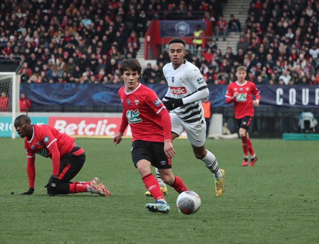 Ea Guingamp El Ouazzani En Pointe Picard Et Manceau Titulaires La