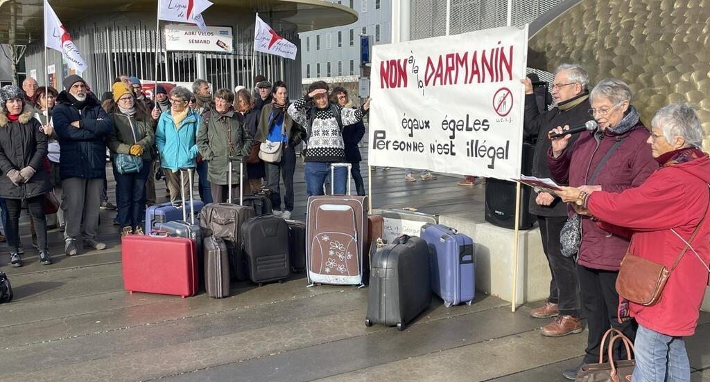 En Images Saint Nazaire La Loi Immigration Met Un Millier De