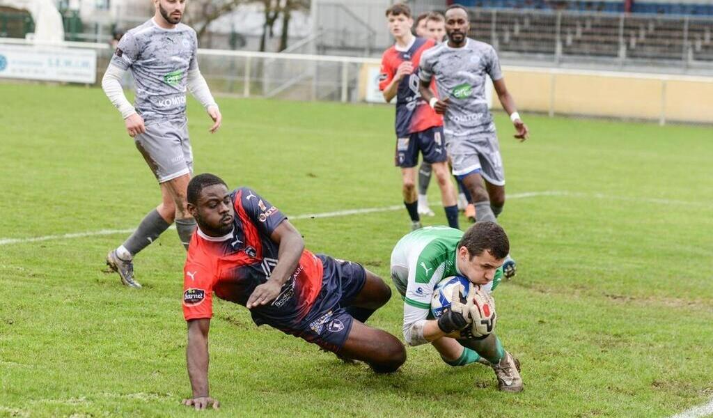 Football R Tr Gunc Arrache La Victoire Dans Les Arr Ts De Jeu Face