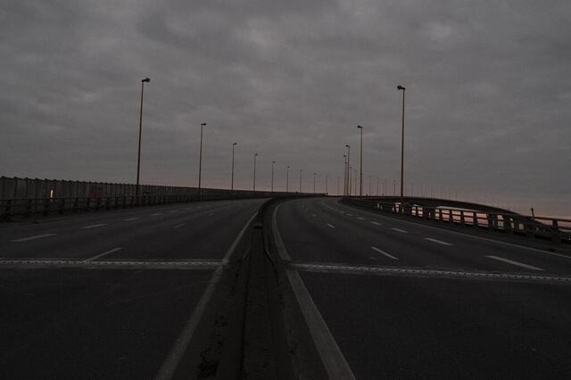 Colère des agriculteurs le pont de Cheviré à Nantes bloqué par des