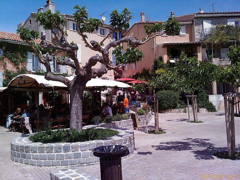 Perch Sur Un Rocher Ce Plus Beau Village De France M Le Vie