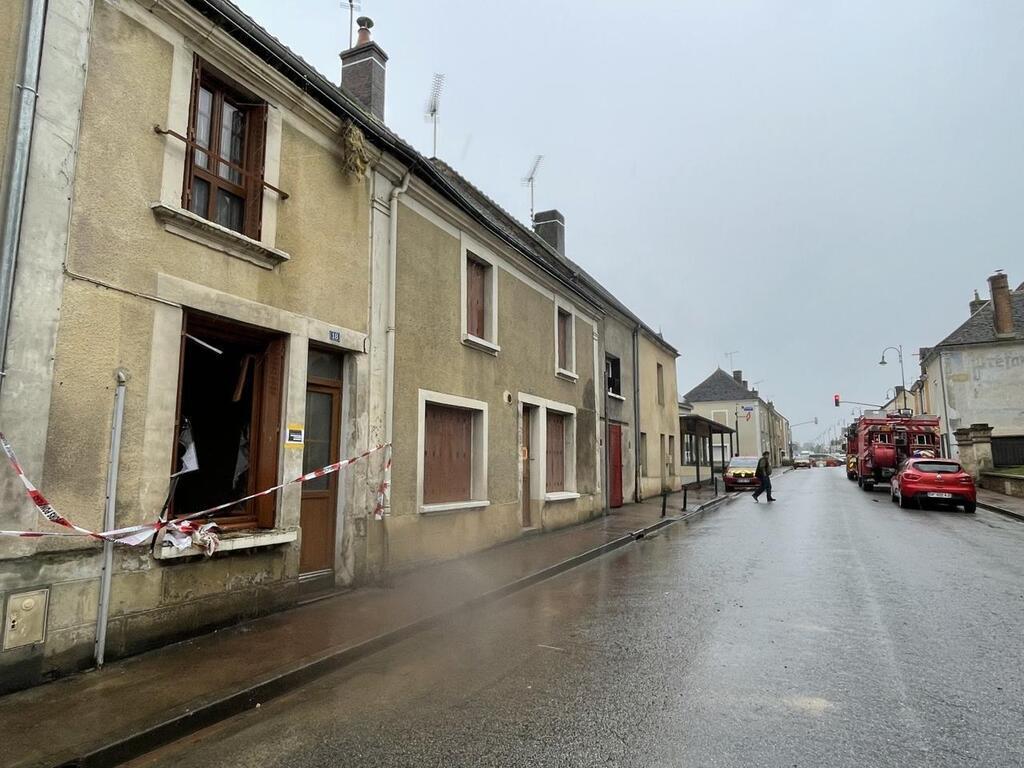 EN IMAGES Explosion dune maison dans lOrne 7 personnes évacuées