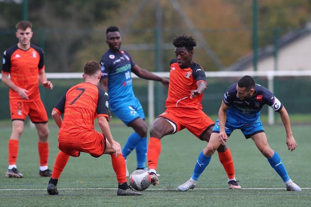 Stade Lavallois Contrat Pro Pour Badey Prolongation Pour Cherni