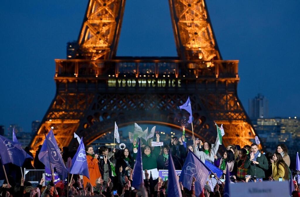 IVG dans la Constitution au Trocadéro limmense fierté des