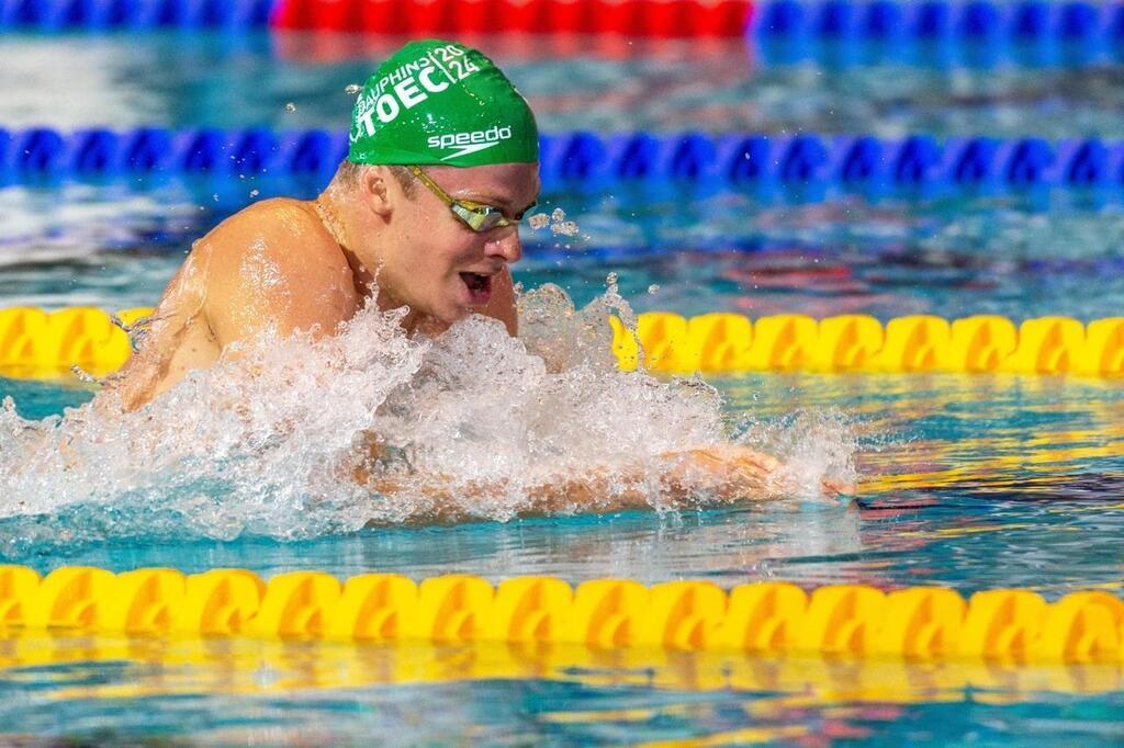 Natation À quatre mois des JO le Français Léon Marchand remporte un