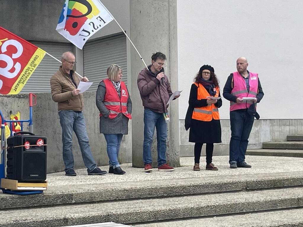 Fonction publique 70 personnes manifestent à Saint Lô Saint Lô