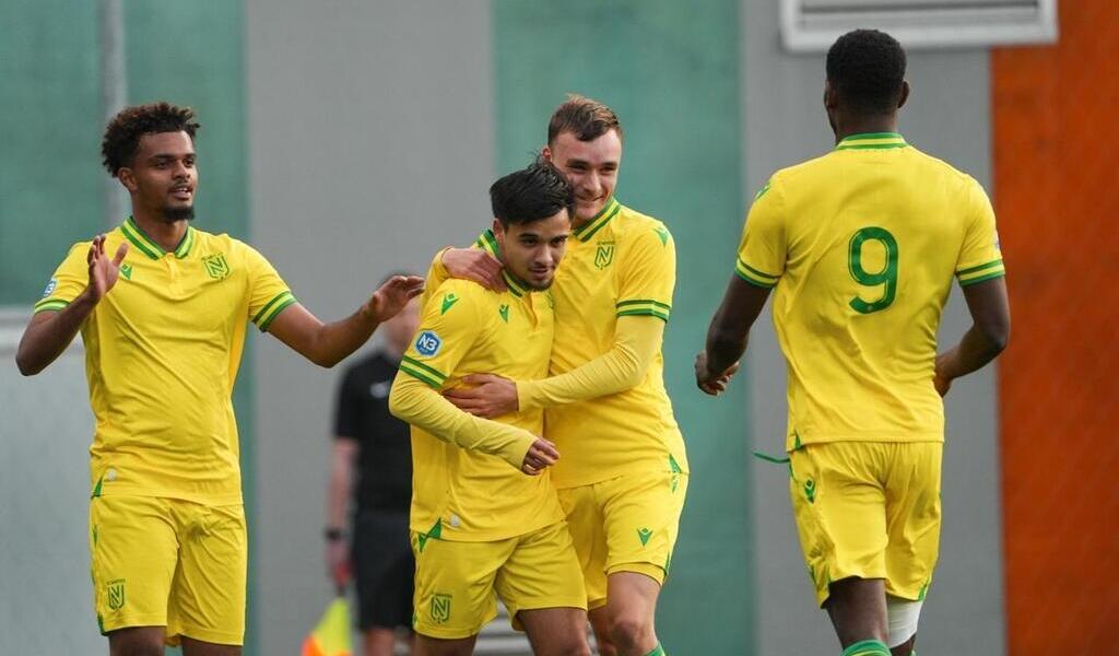 Loire Atlantique Football National 3 Nantes Prend Provisoirement