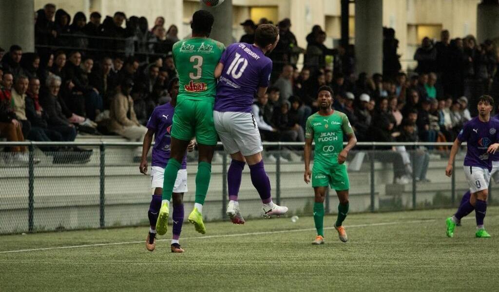 Football N3 Le CPB Bréquigny accroche Locminé Sport Saint Malo