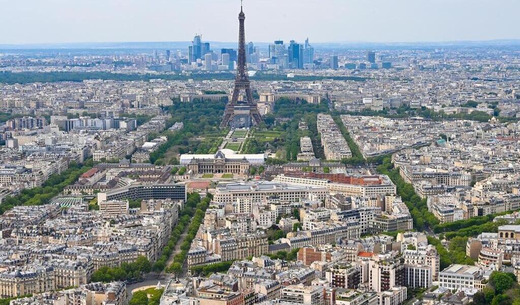 Les anneaux olympiques seront installés sur la tour Eiffel dès ce