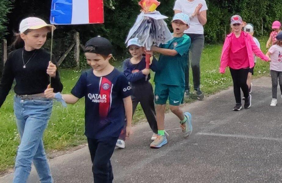 Hermival les Vaux La flamme ScolYmpique a brillé à lécole