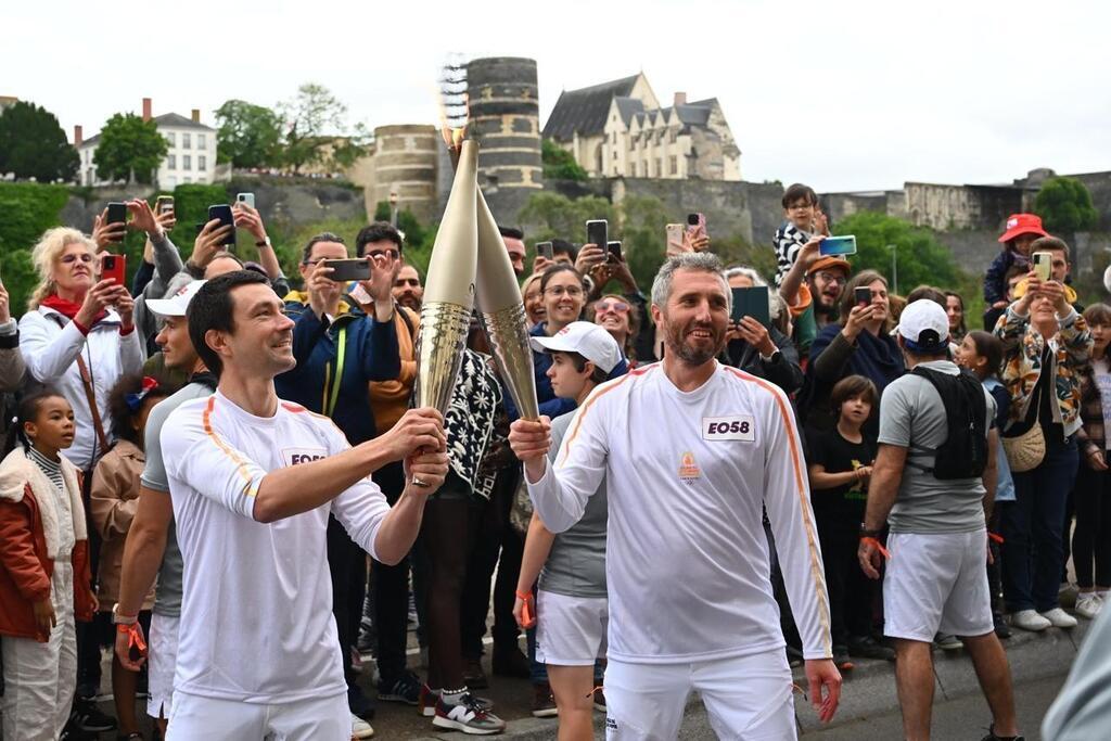 En Images Revivez Les Moments Marquants Du Passage De La Flamme