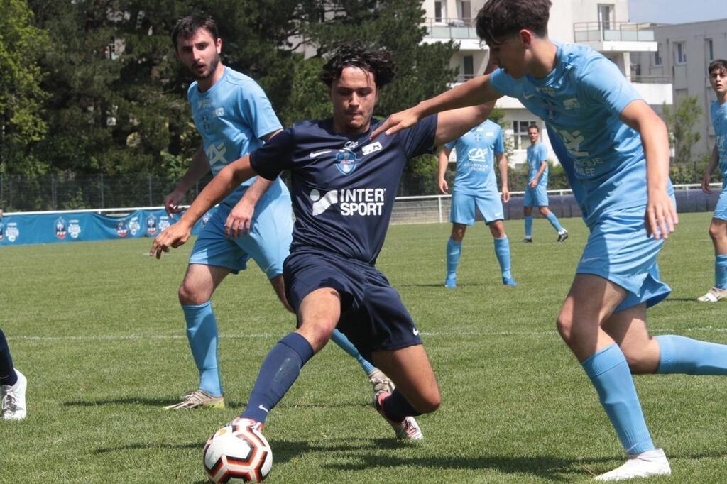 Football Challenge du district la SF Treillières signe un joli