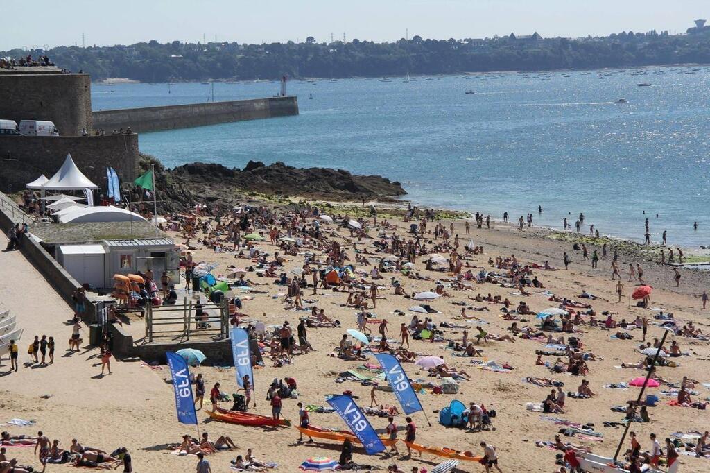 La Plage De Bon Secours Saint Malo Rouverte La Baignade Et La