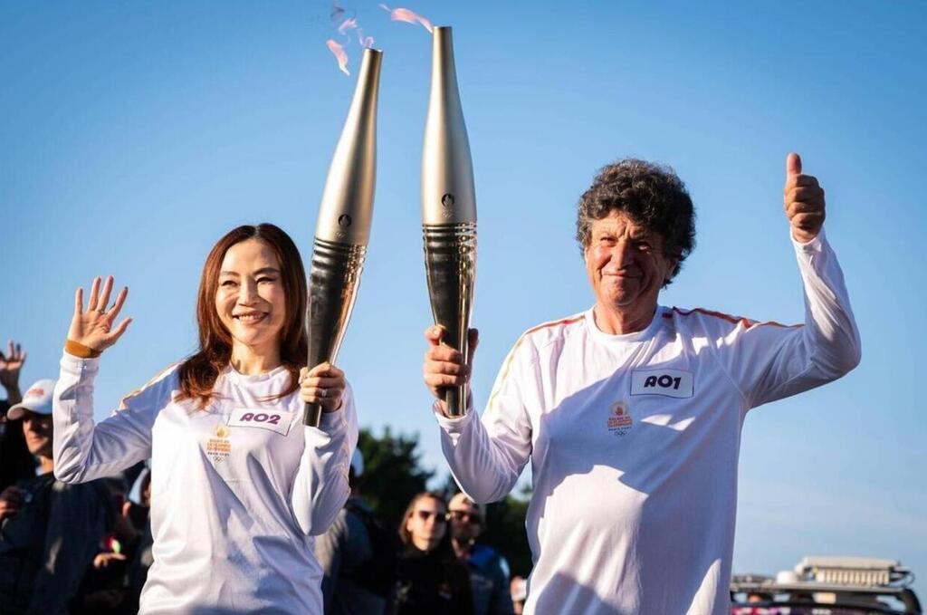 En Images Jo Revivez Le Passage Pique De La Flamme Olympique