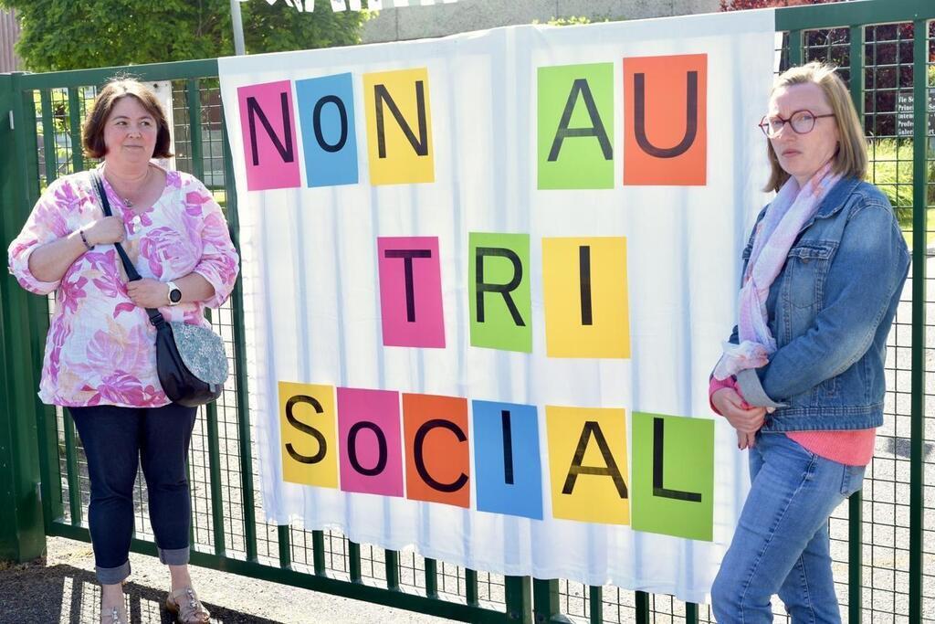 Les Parents Se Mobilisent Contre La R Forme Du Coll Ge Saint Clair