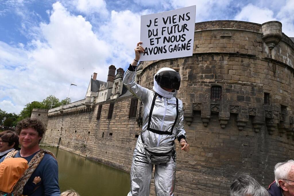 Législatives Plusieurs milliers de manifestants à Nantes pour battre