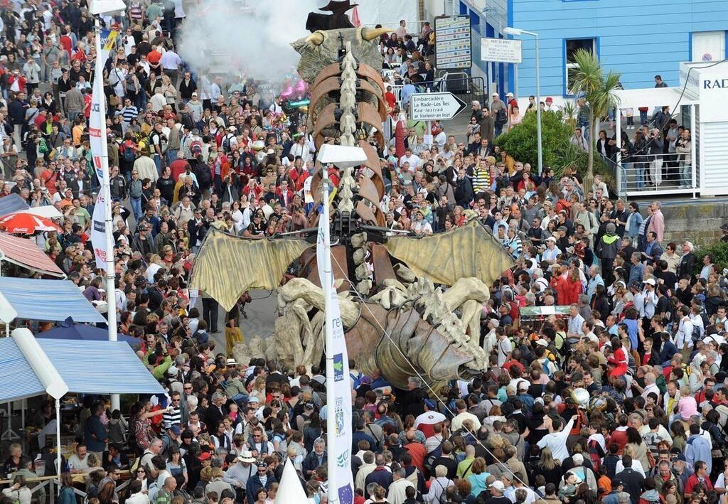 Lentrée aux Fêtes maritimes de Brest coûte t elle trop cher Saint