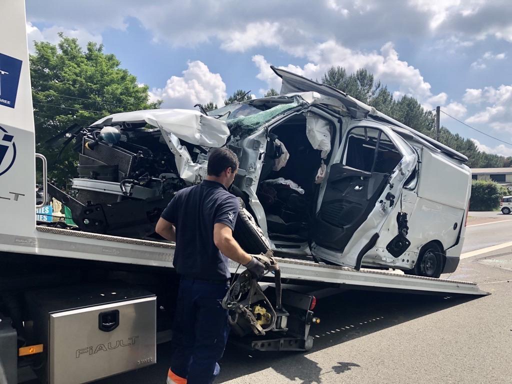 Accident mortel entre un poids lourd et un véhicule utilitaire près du