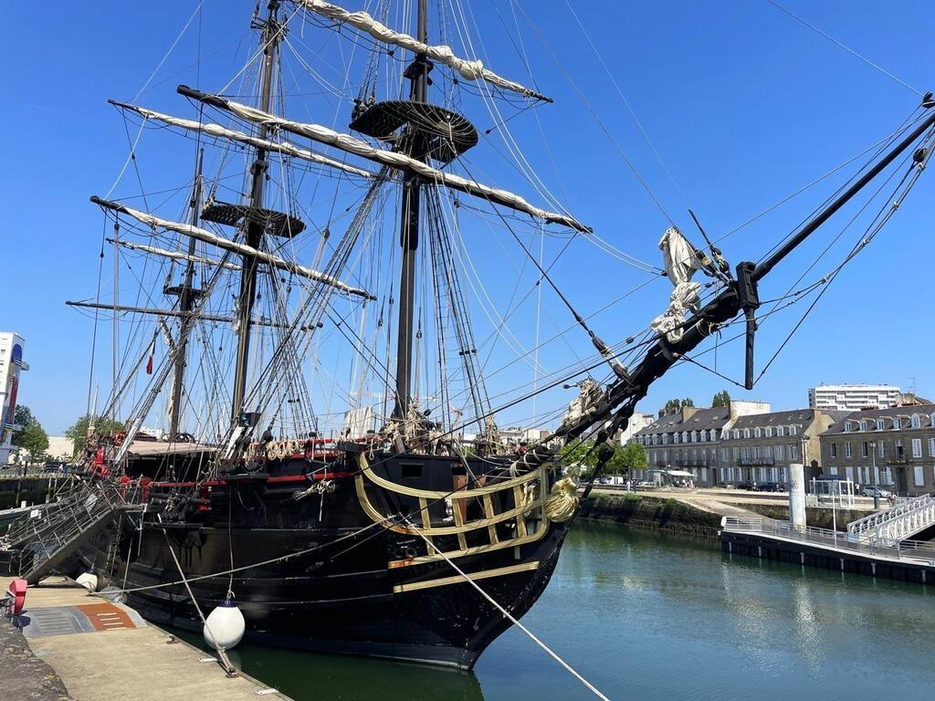 Arrivé à Lorient LÉtoile du Roy brille dans le Comte de Monte Cristo