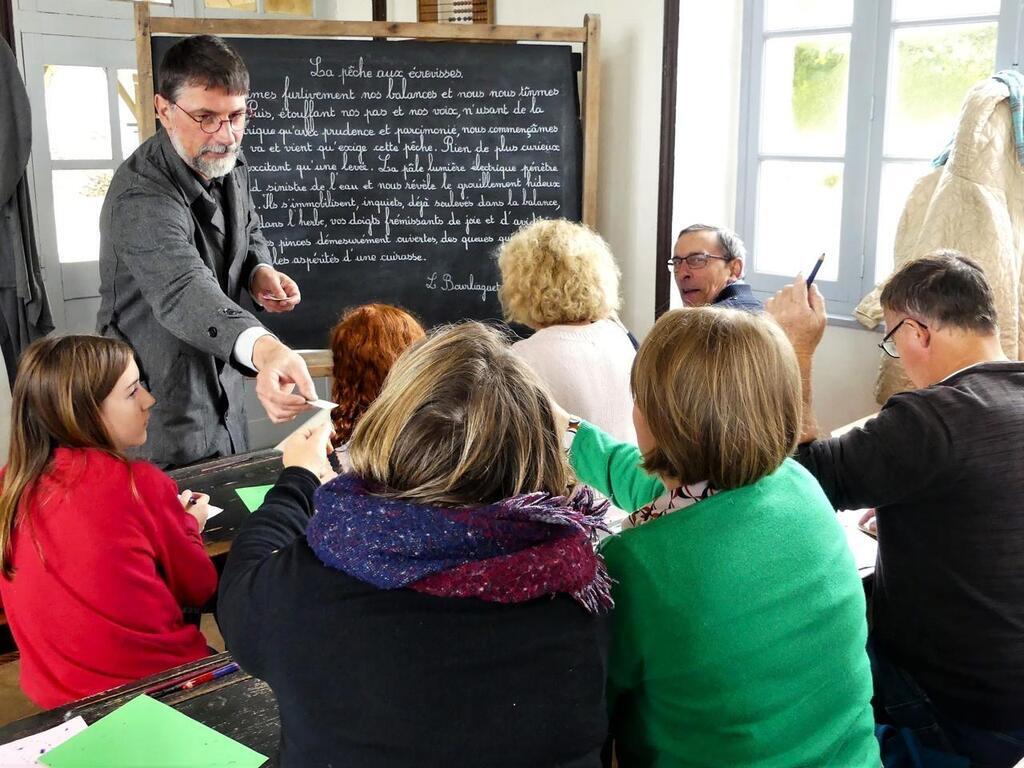 Saint Nicolas Du P Lem Mus E De L Cole Le Programme Des Animations