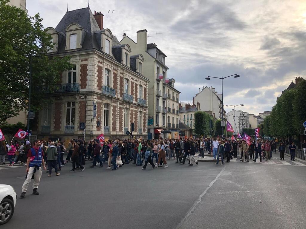 L Gislatives Une Manifestation Dans Les Rues De Rennes Contre L