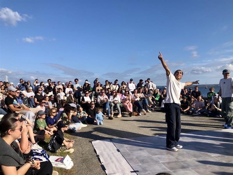 VIDÉO Démonstration de breakdance en bord de rade aux Fêtes maritimes