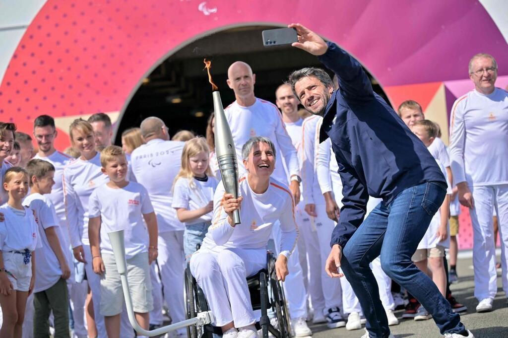 Jeux Paralympiques Calais Le Match Retour De La Flamme Olympique