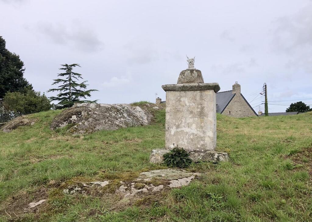 Franchement qui peut bien voler une croix lémoi dans ce petit