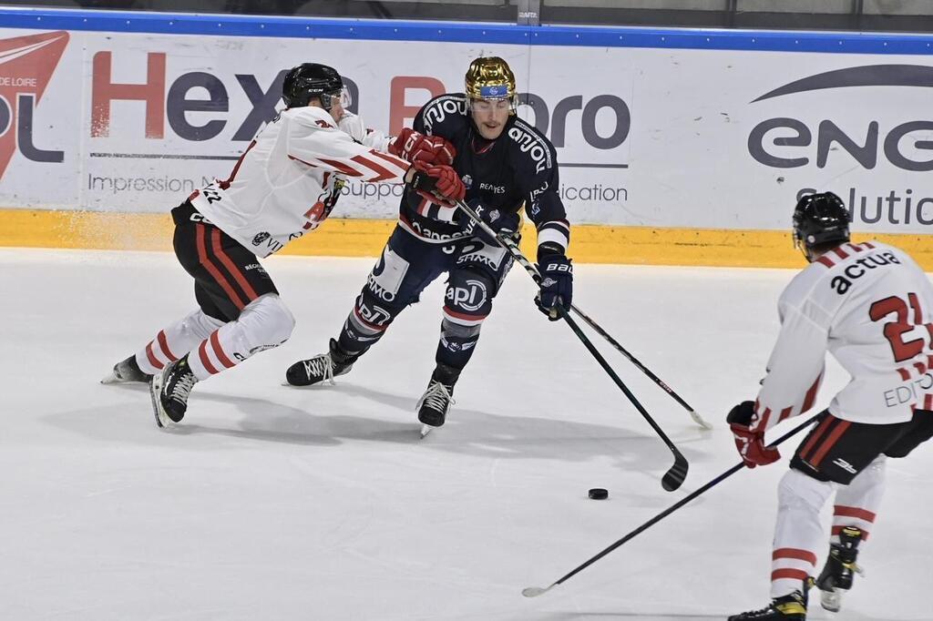 Hockey Sur Glace Ligue Magnus Les Ducs DAngers Et Valier Planent Au