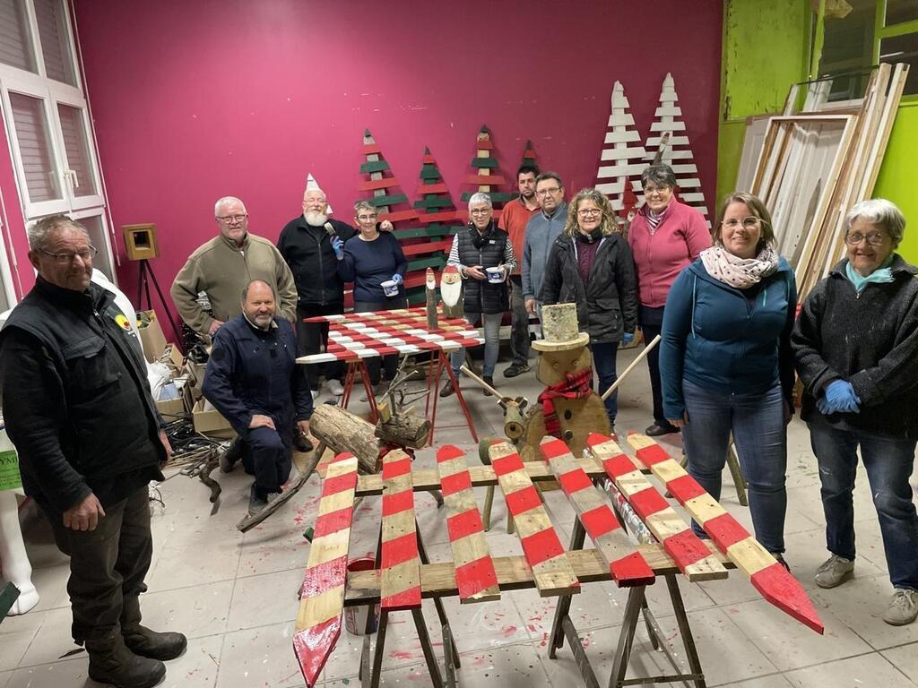 Dans ce village de la Manche les habitants fabriquent eux mêmes les