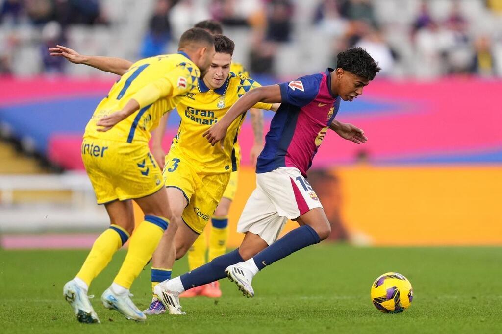 Liga Le Fc Barcelone Battu Par Las Palmas Malgr Le Retour De Lamine