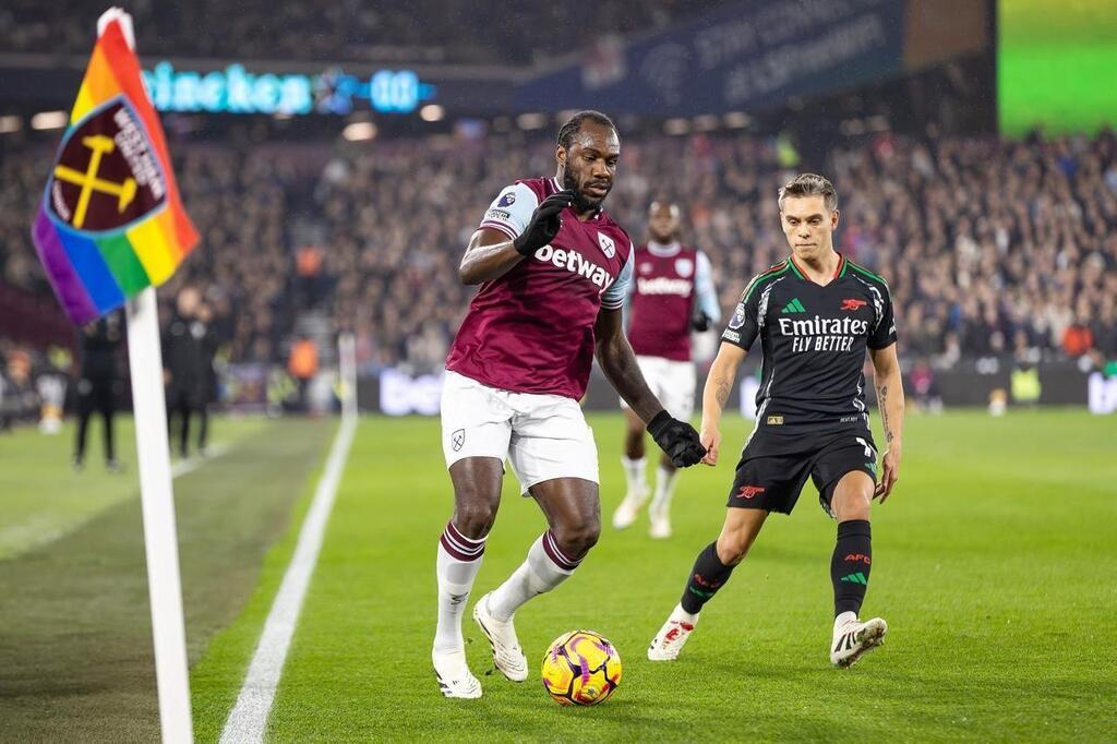 Victime Dun Accident De Voiture Lattaquant De West Ham Michail