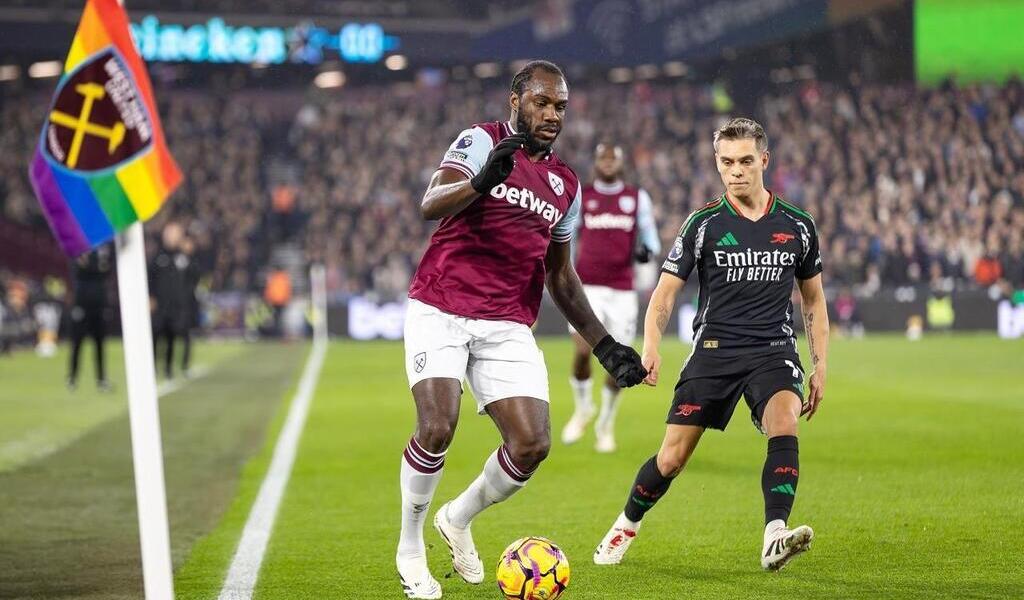 Victime Dun Accident De Voiture Lattaquant De West Ham Michail