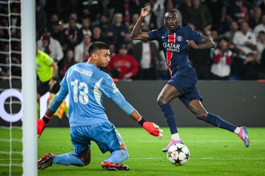 Mercato Psg Randal Kolo Muani A Fait Lobjet Dune Offre De La Part