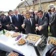 photo diaporama sorties nicolas sarkozy et françois fillon en visite à sablé-sur-sarthe 188096