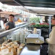 photo diaporama sorties une ornaise vend ses fromages aux parisiens 207002