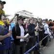 photo diaporama sorties grand prix de france moto: le public à l'assaut de la pit-lane 242315