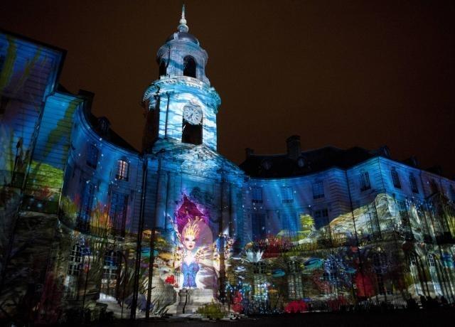 Illuminations à Rennes: Les images du spectacle place de la Mairie