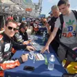photo diaporama sorties 24 heures du mans : la session d'autographes en images 287200