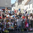 photo diaporama sorties mamers. 700 enfants défilent joyeusement dans les rues avec m. carnaval  300342