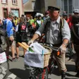 photo diaporama sorties semaine fédérale à mortagne. des cyclotouristes costumés pour défiler 312243