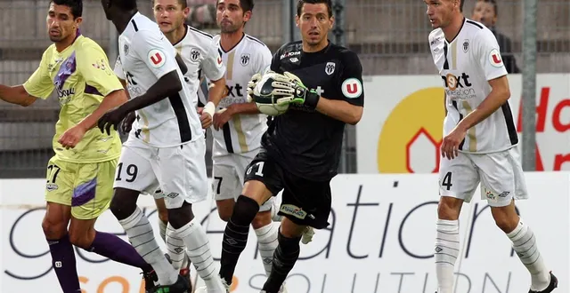 photo de retour dans les buts du sco, après une blessure, grégory malicki devra résister aux attaquants provençaux. &copy; blandine lempérière. 