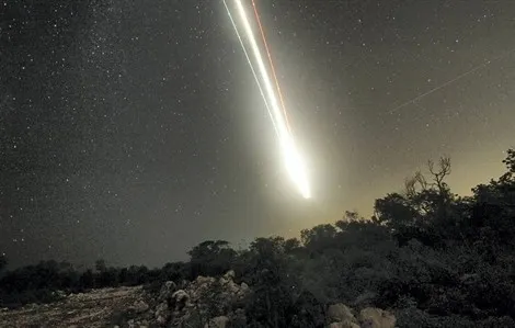 photo une météorite était tombée au pied d'une femme travaillant dans un quartier d'angers. elle sera exposée ce week-end au salon des minéraux et fossiles. &copy; reuters