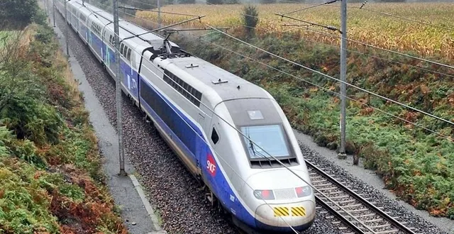 photo un tgv reliant paris au croisic a été retardé à cause d’un câble jeté sur une caténaire, non loin de la gare d’angers. &copy; archives ouest-france