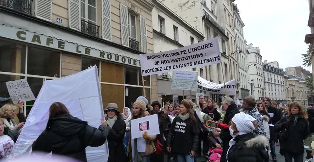 photo la marche a rassemblé 300 personnes.