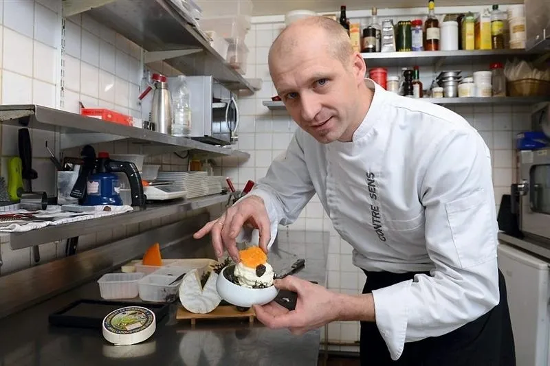 Cuisine. Le chef Anthony Caillot fait mousser le camembert - Caen