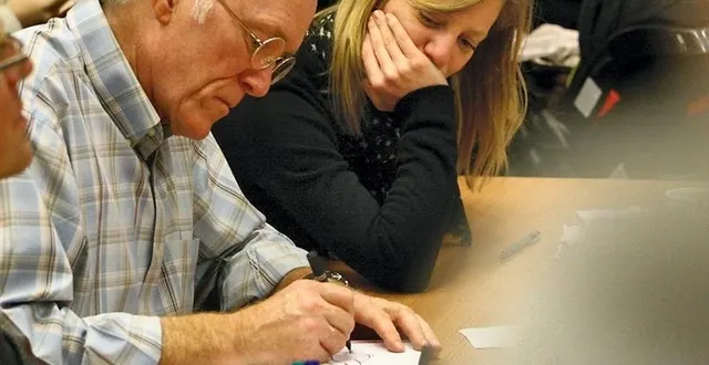 photo don rosa est actuellement en dédicace à la mairie du mans. &copy; ouest-france