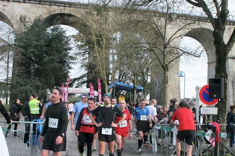 1258 coureurs pour le semimarathon de Laval. Sport